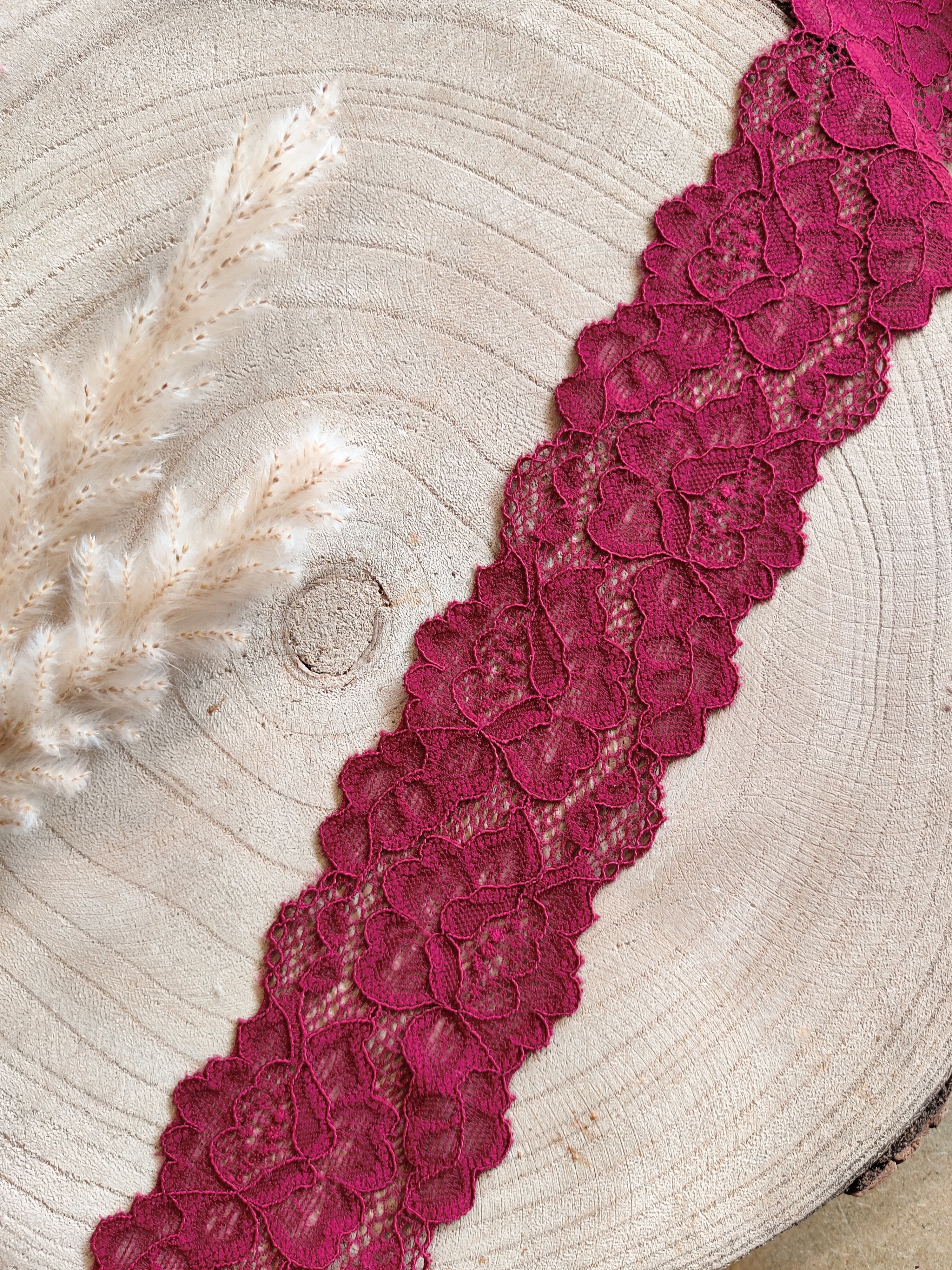 Dentelle grosses fleurs 5,5 cm - Lie de vin