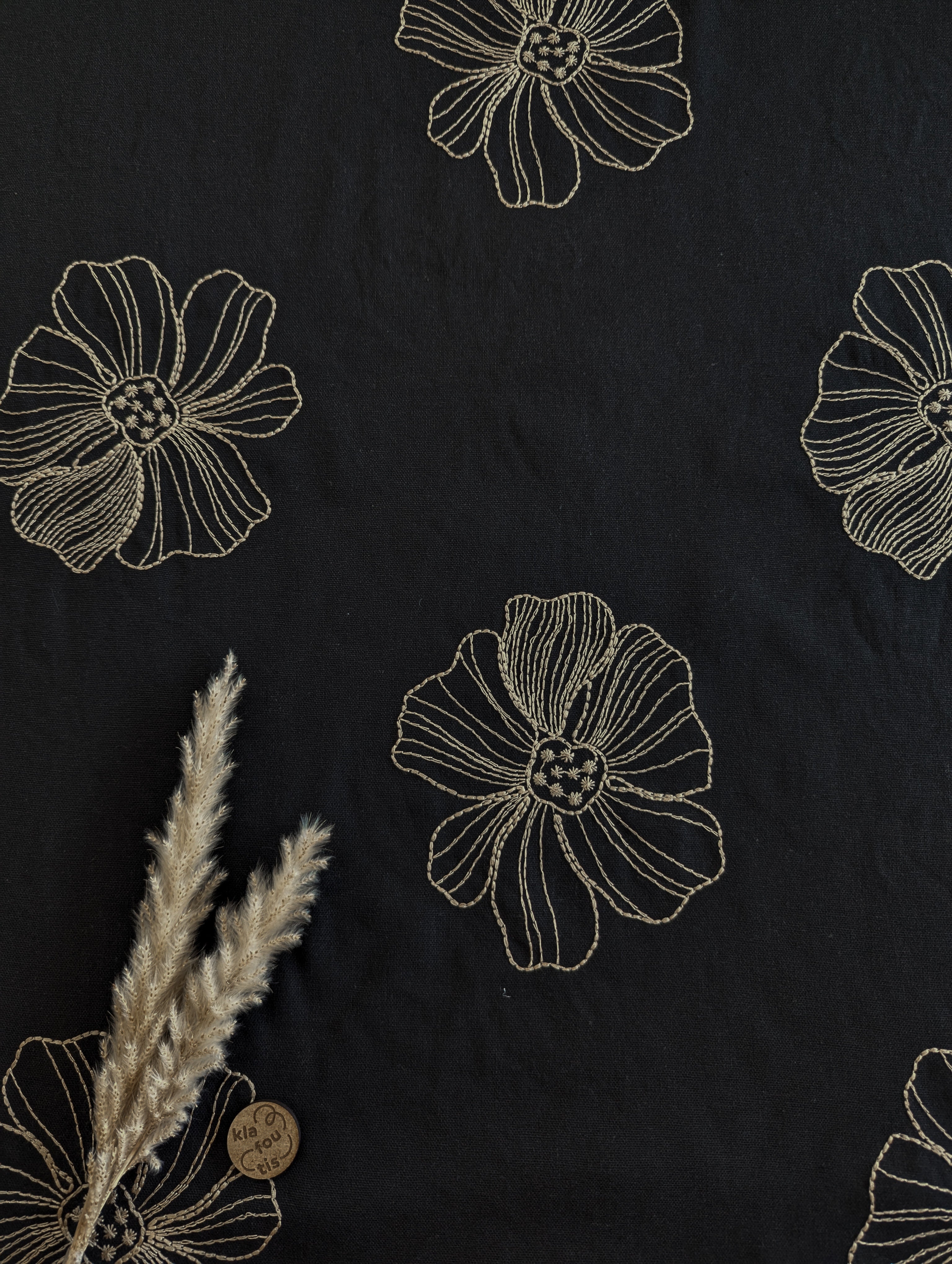Lin viscose noir brodé - fleurs solo