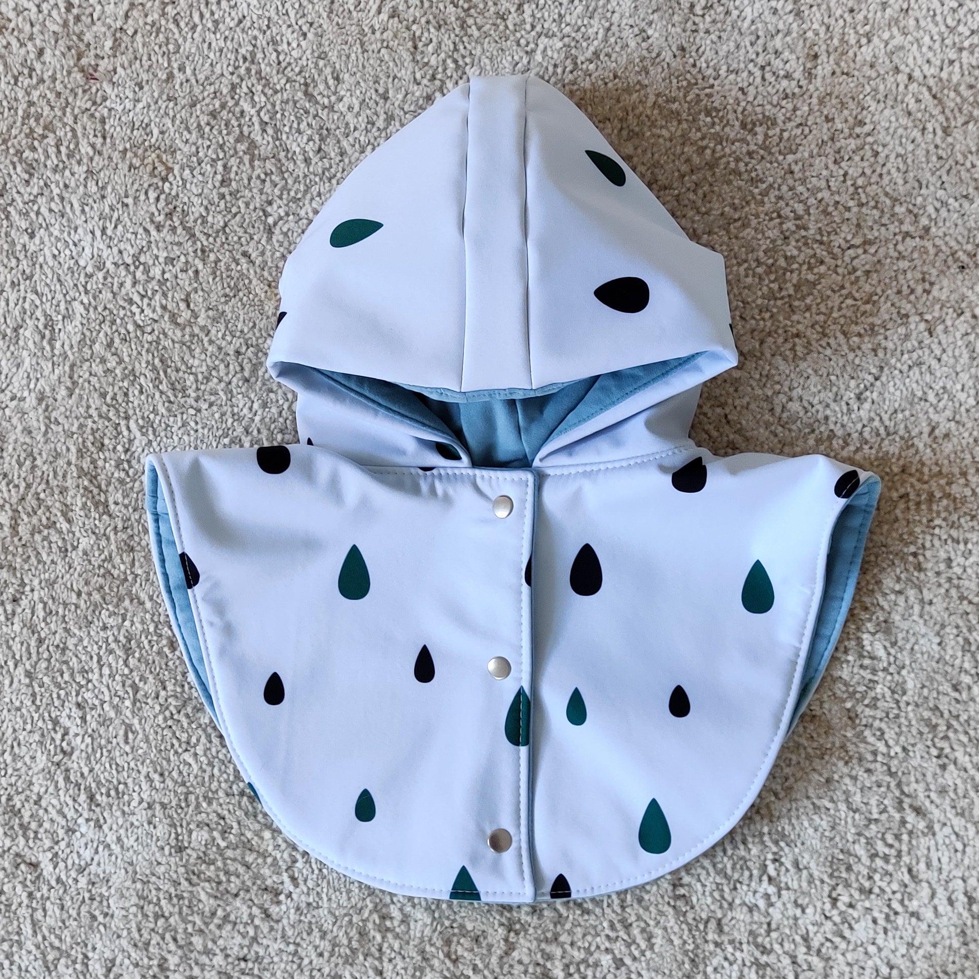 cape Reinette version capuche de portage - patron de couture Klafoutis